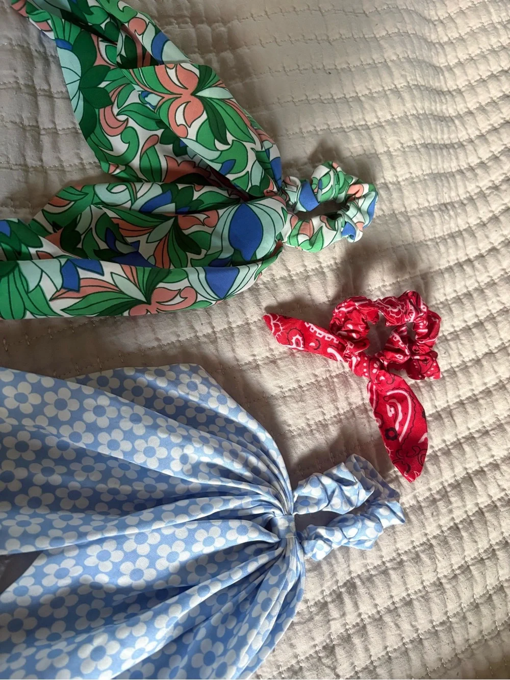 Women Multi-Pack Hair Accessories - Blue, Pink, Green & Red Scrunchies and Clips